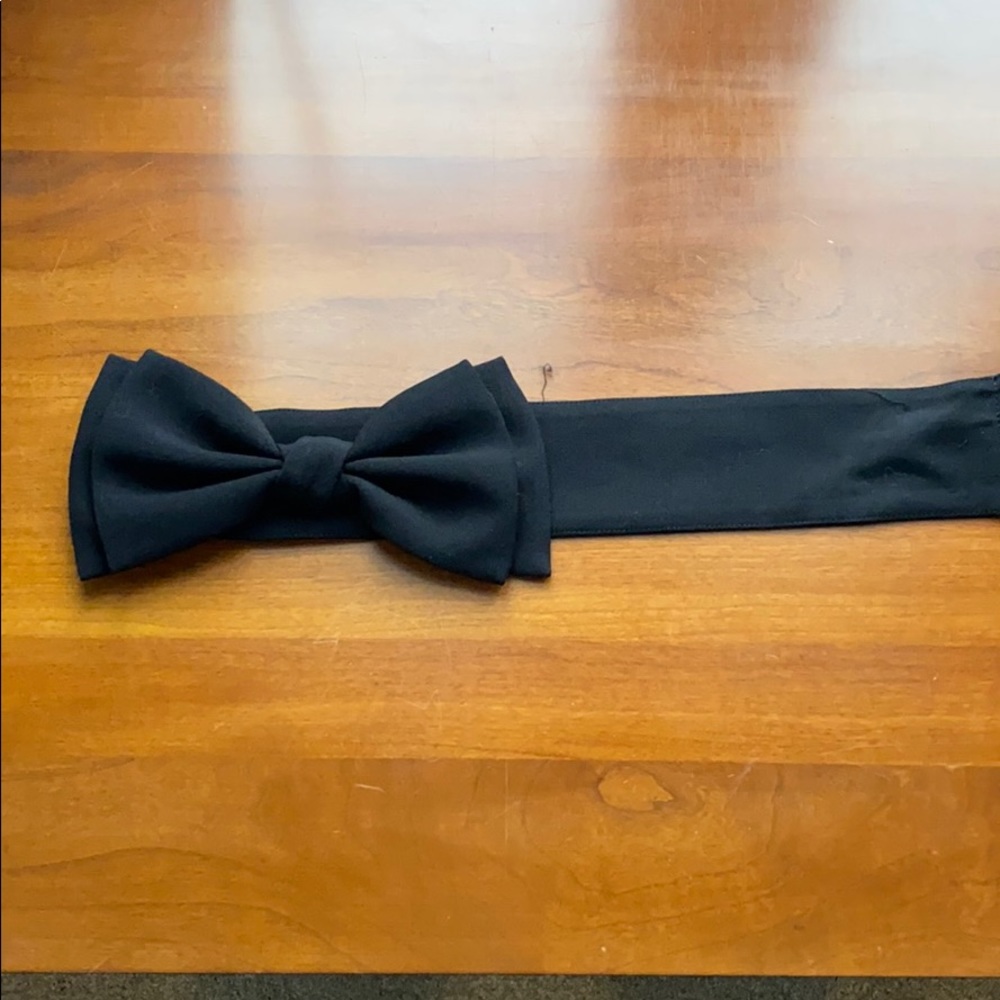Black bow belt!